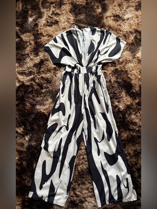 Pants - Black & White Abstract Wide-Leg Jumpsuit